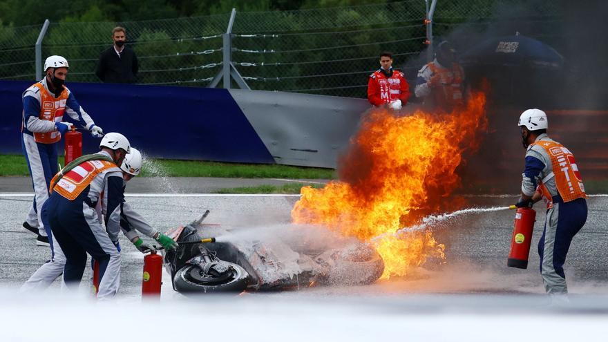 Las motos de Pedrosa y Savadori en llamas en Austria