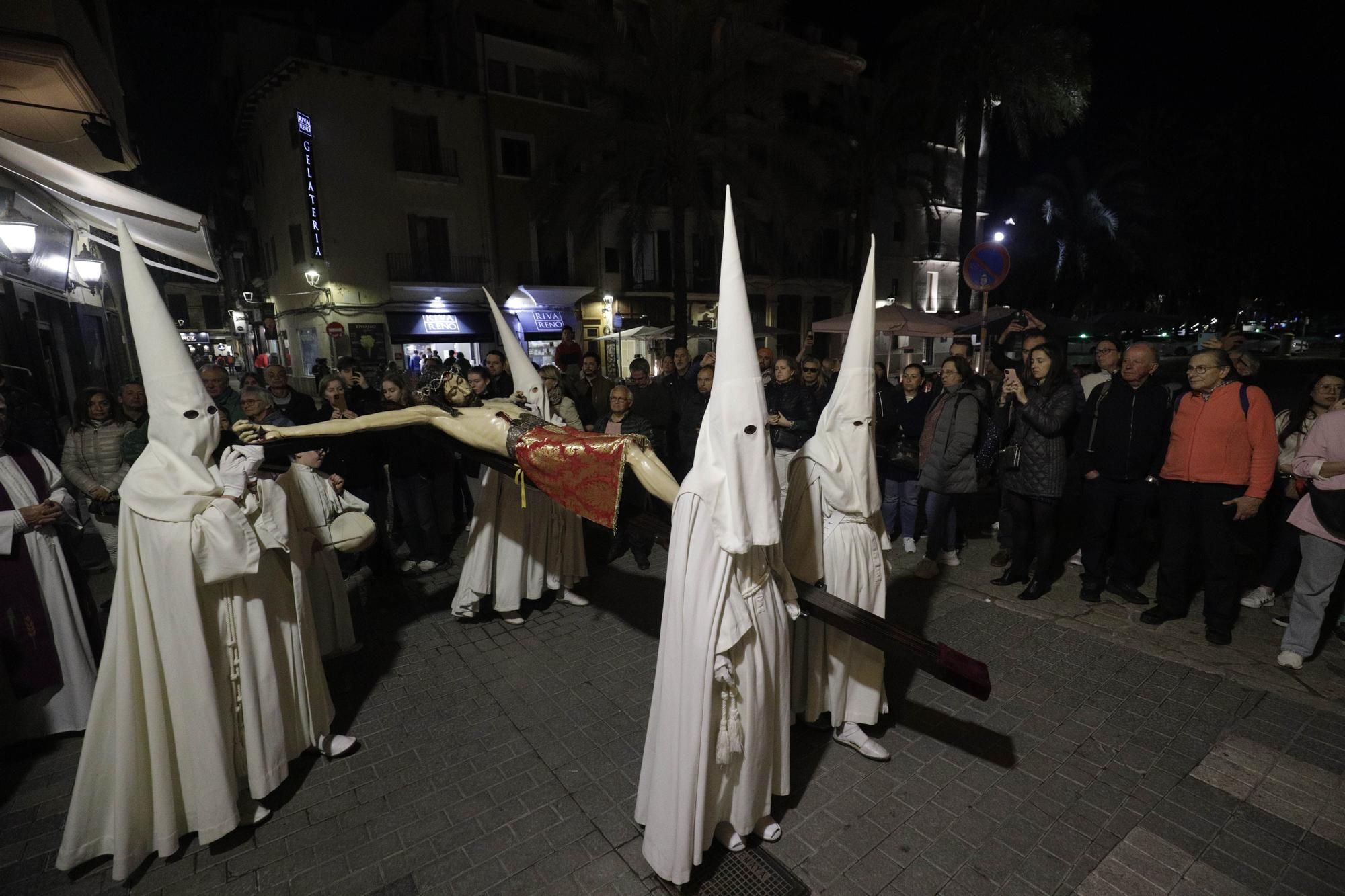 Eindrucksvolle Tradition: Bilder der vier Osterprozessionen in Palma de Mallorca am Montag (3.4.)
