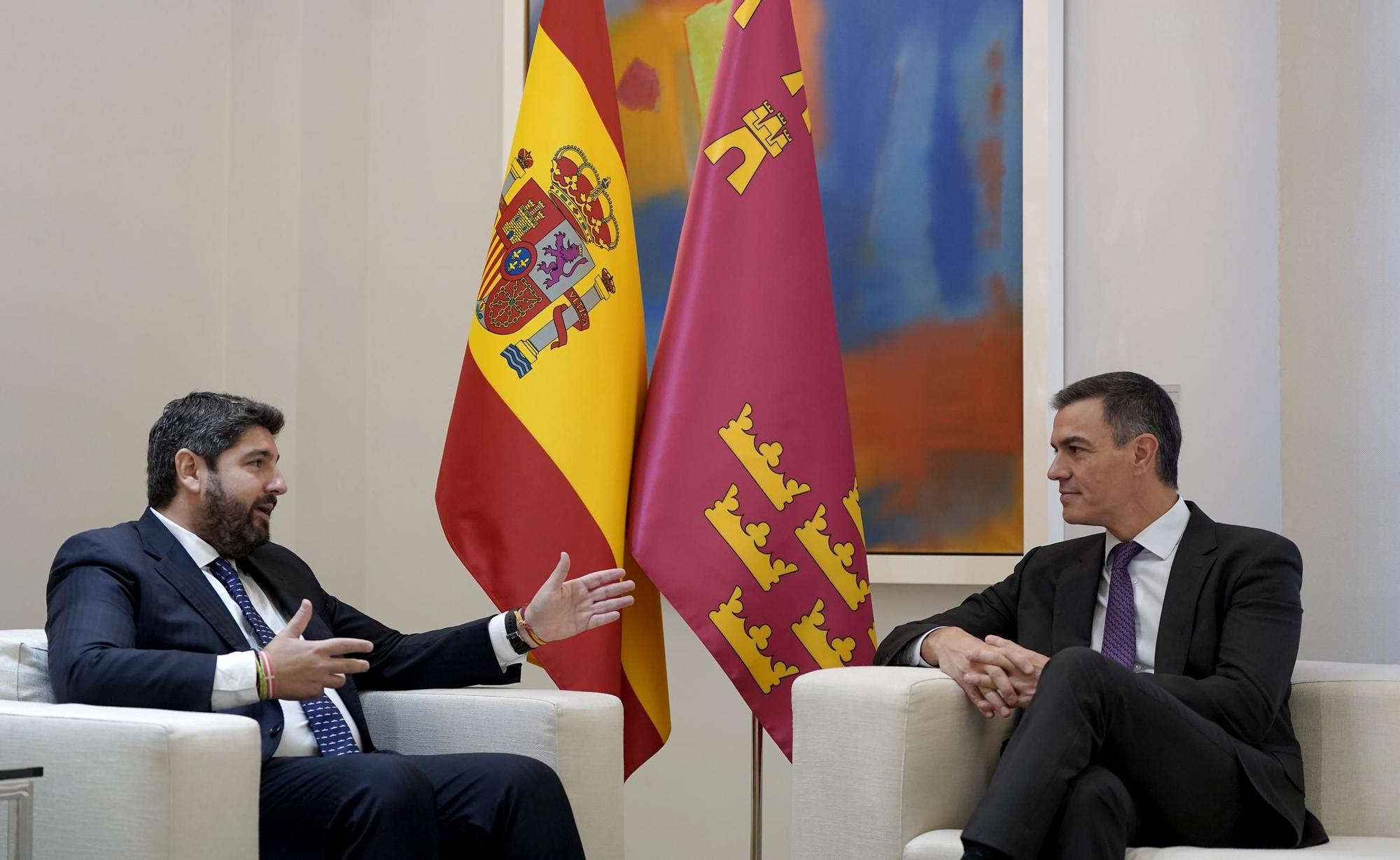 Pedro Sánchez y López Miras durante la reunión que han mantenido en Moncloa.