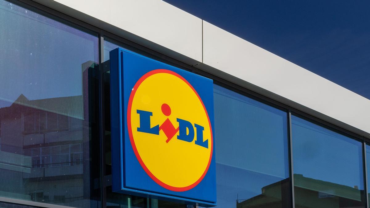 Mañana se esperan colas kilométricas en Lidl para conseguir la maceta vertical de terraza para 7 plantas más barata hasta la fecha: por 8,99 euros y adiós a perder espacio en el suelo