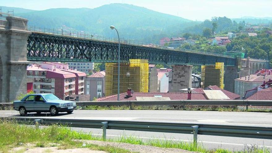 Estado que presentan las obras de restauración del viaducto antiguo de Redondela, a punto de rematar.