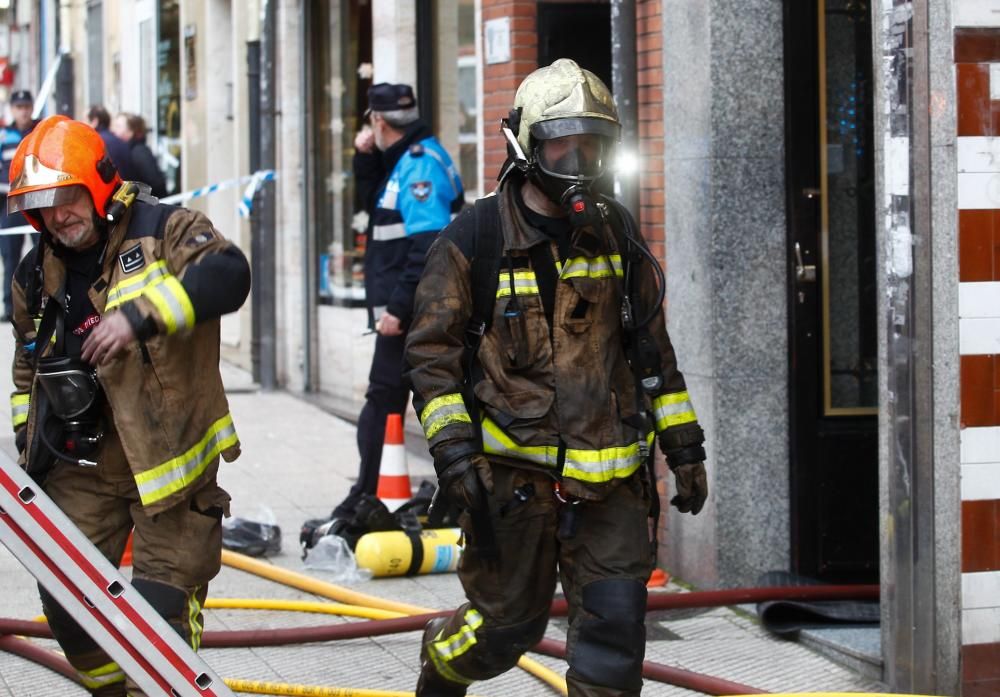 Incendio en un bazar chino de Oviedo.