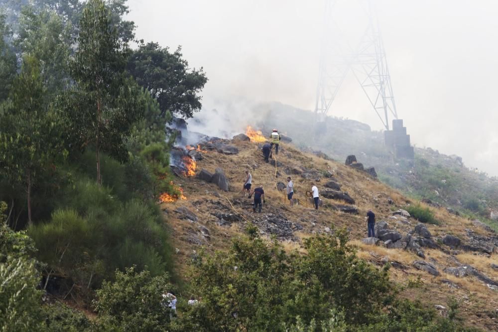 Incendio forestal en O Viso, Redondela