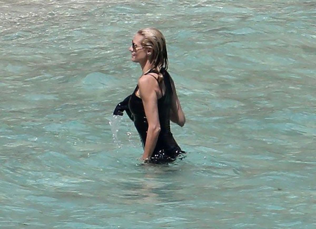 Heidi Klum sale del agua