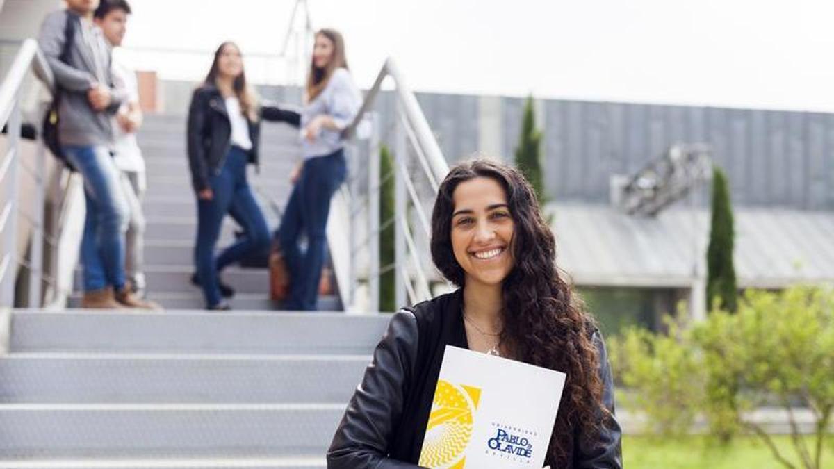Más de 700 profesionales y entidades colaboran actualmente en la formación de postgrado de la Universidad Pablo de Olavide.