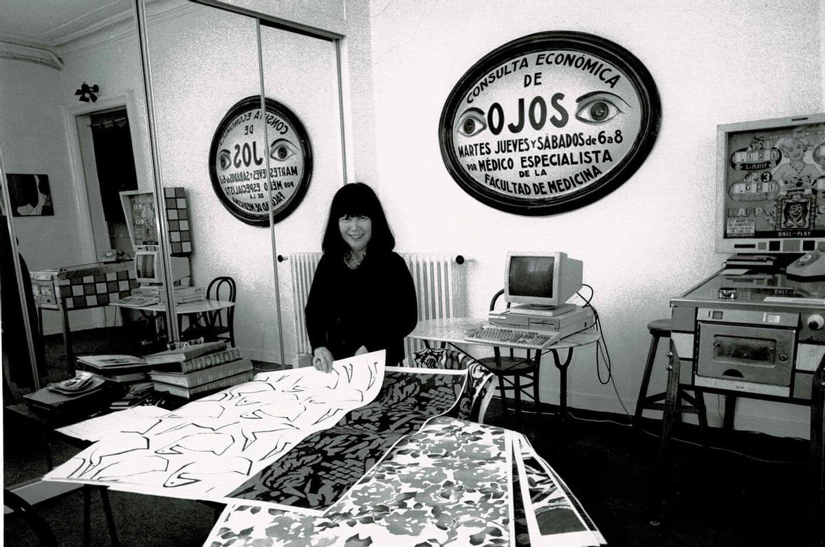 Mako Artigas en su taller en los años 80.