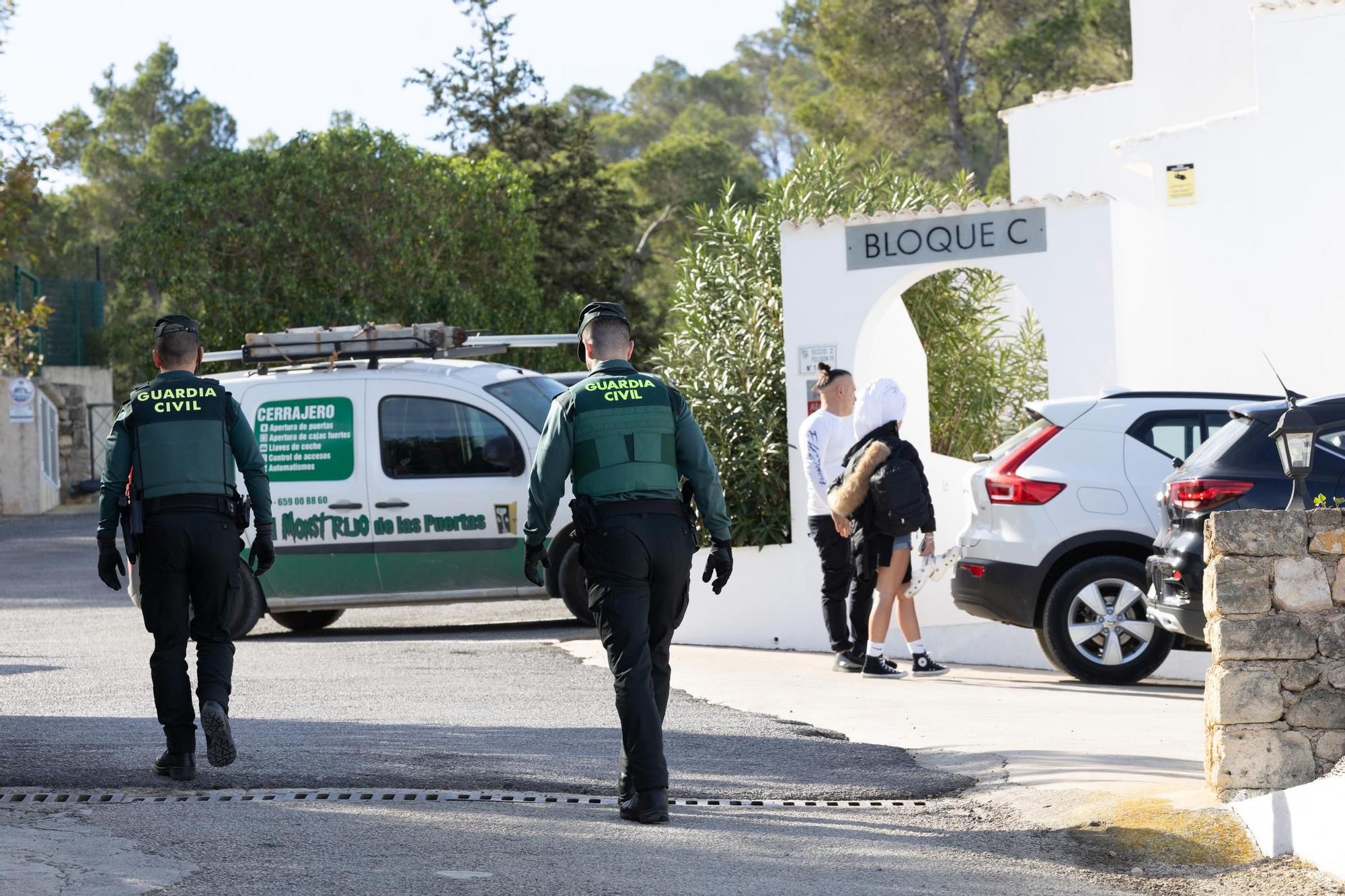 Así ha sido el desalojo forzoso de un hotel abierto y con turistas en Ibiza