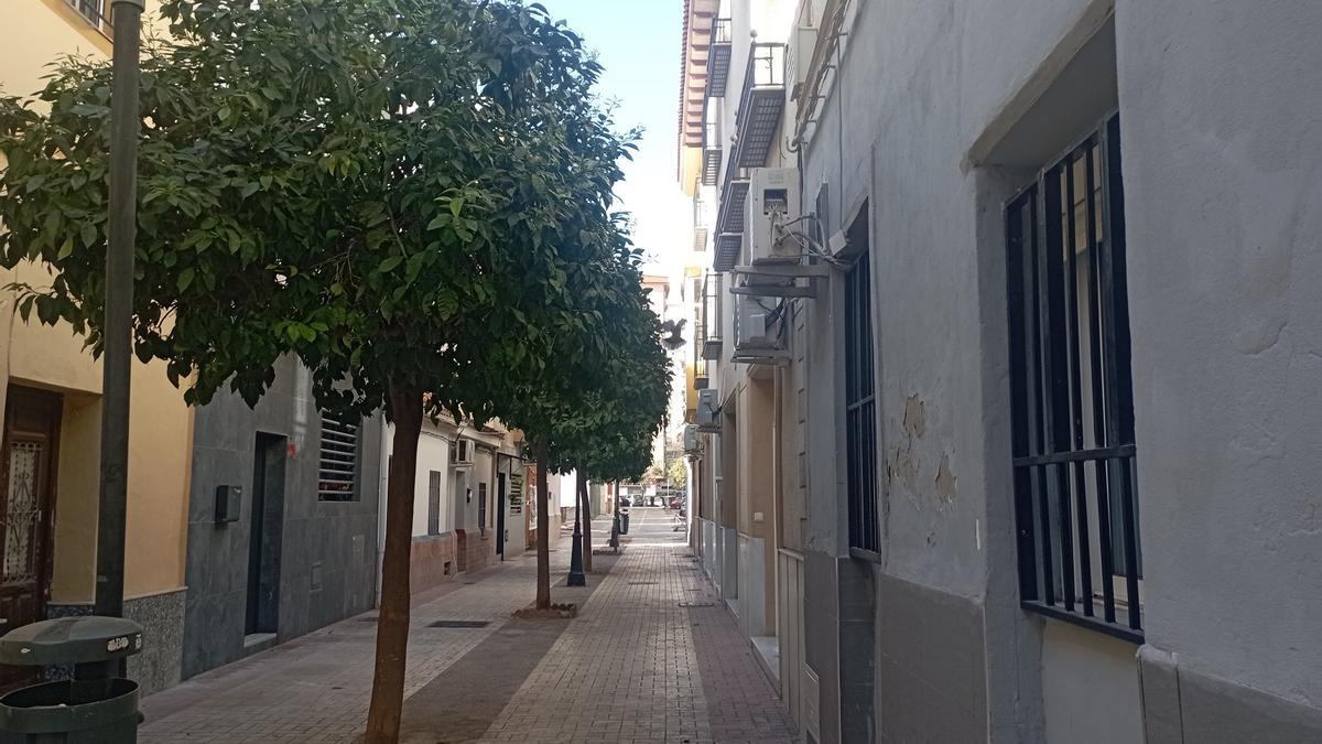 La calle Asalto, en el corazón de La Pelusa, en el Paseo de los Tilos, esta semana.