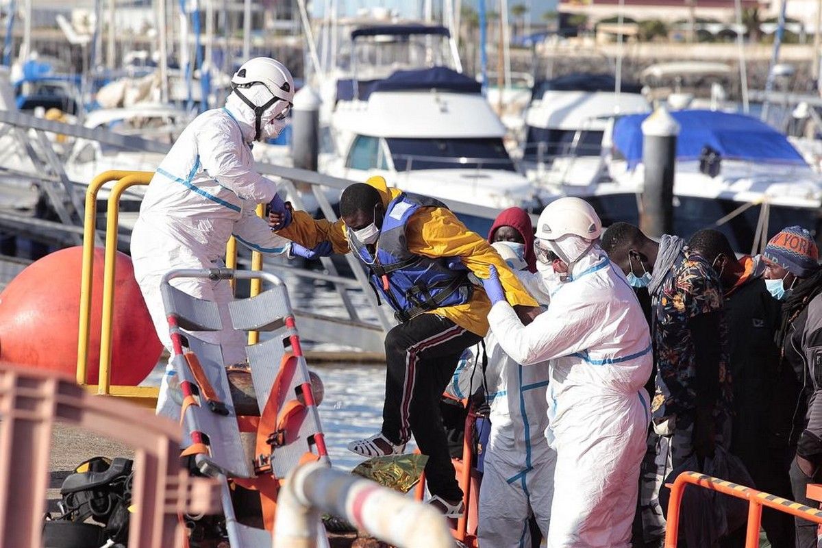 Llega una patera a Santa Cruz de Tenerife