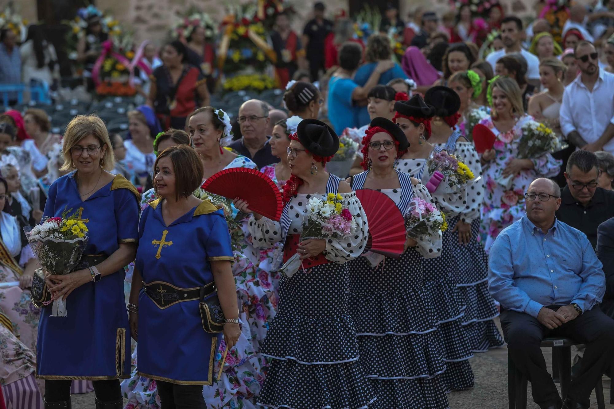 Manto de flores para la patrona de Santa Pola