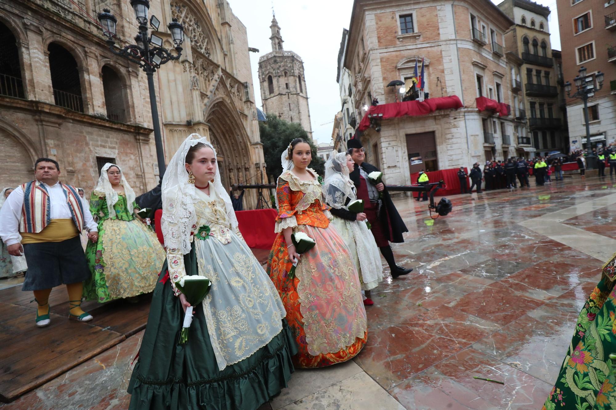 Búscate en el primer día de ofrenda por la calle de la Paz (entre las 17:00 a las 18:00 horas)