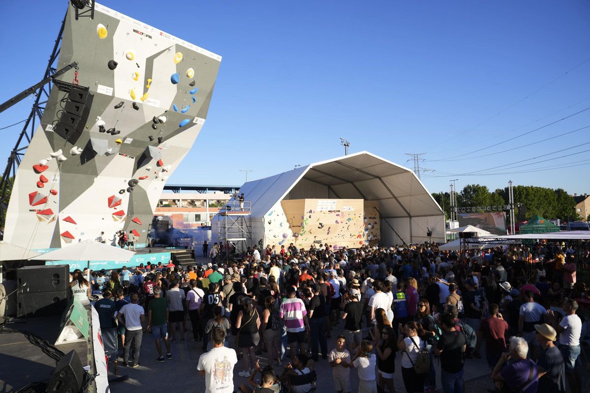 Evento Climbing Madrid 2024 en la zona del muro de competición y boulder popular