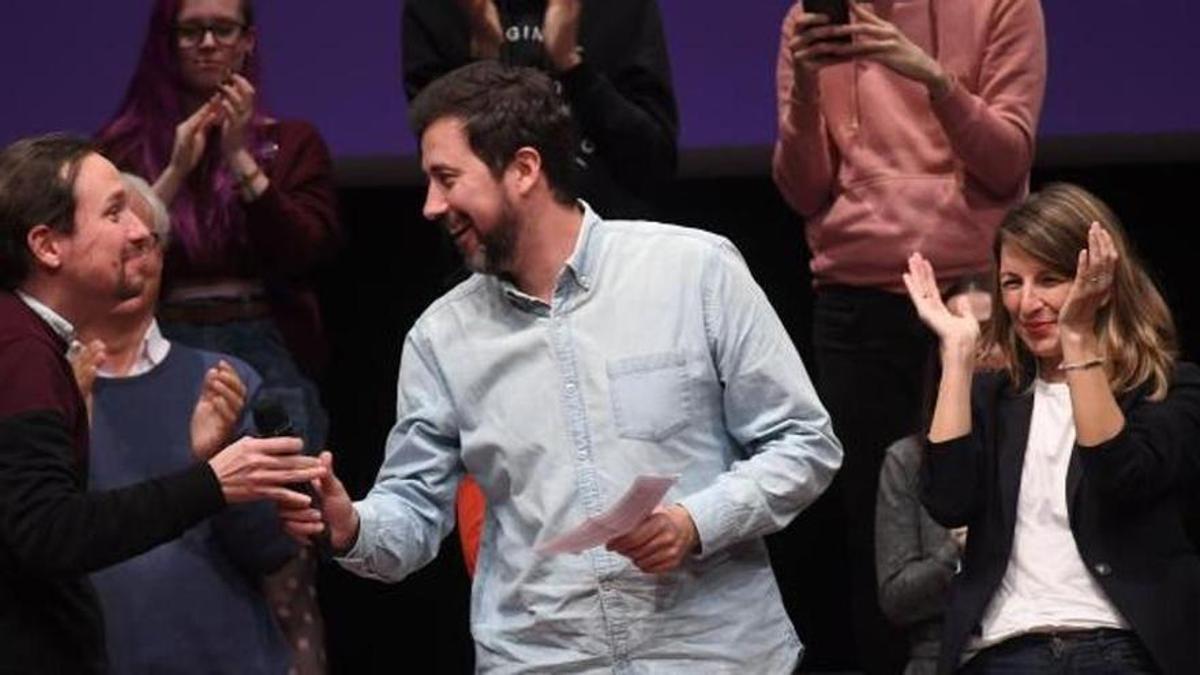 Pablo Iglesias y Gómez-Reino junto a Yolanda Díaz, en A Coruña en febrero de 2020.