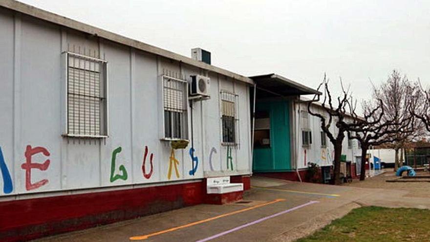 L&#039;escola és l&#039;única de la ciutat en barracons