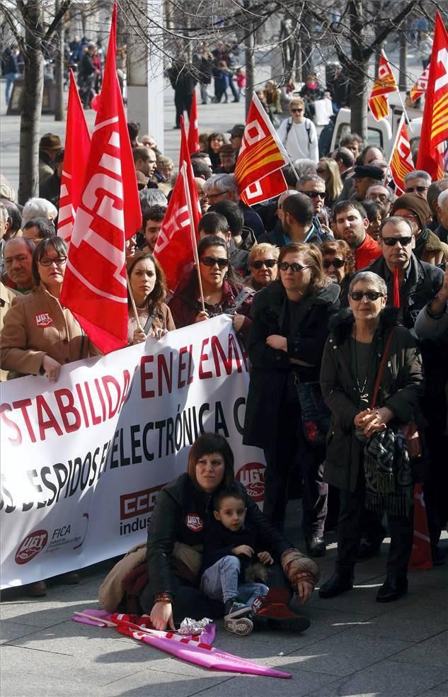 Protesta en Zaragoza contra la caída de los salarios