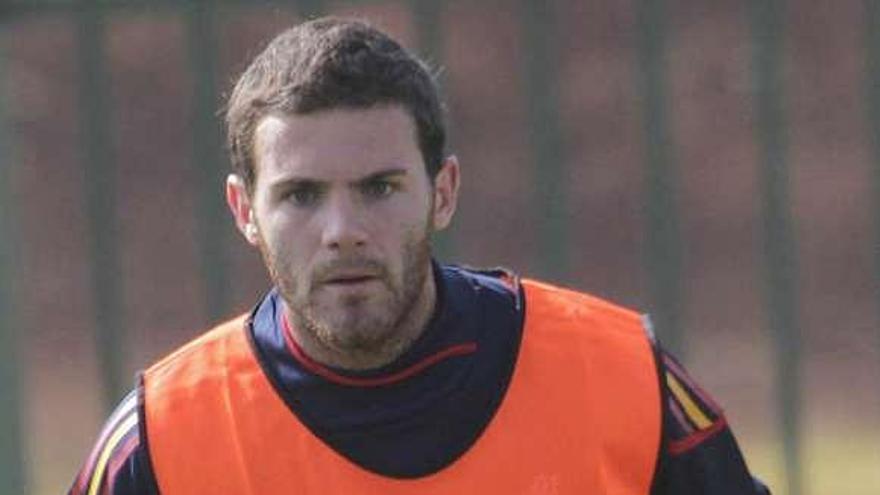 Mata, en el entrenamiento de ayer. / paco calabuig