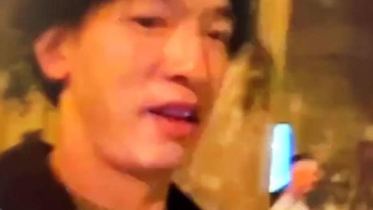 VÍDEO | Un ‘streamer’ japonès capta el moment en què és agredit amb la tècnica del matalleó a Barcelona