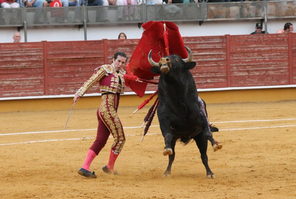Pase de pecho de Curro Durán al tercero de la tarde.