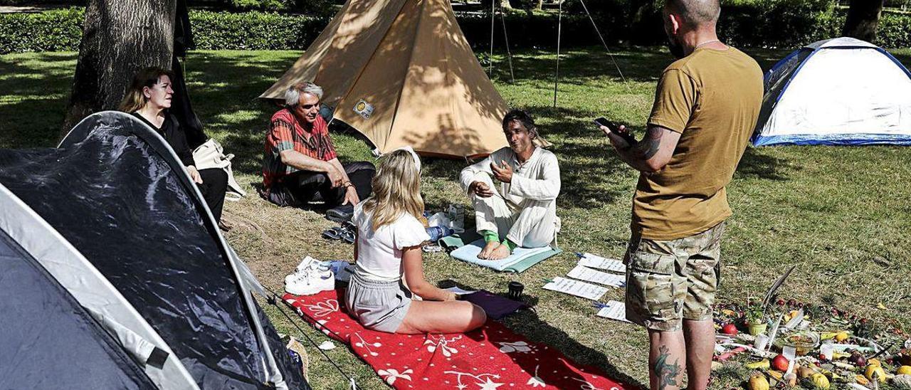 La acampada del parque de Isabel la Católica.