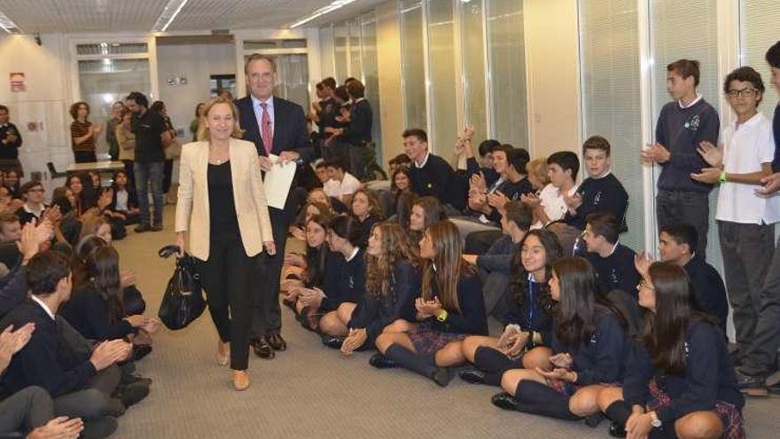 Imagen del encuentro de estudiantes en la Fundación Barrié.