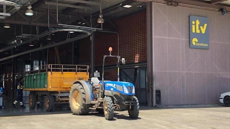 La ITV presta un servicio especial para tractores y remolques agrícolas