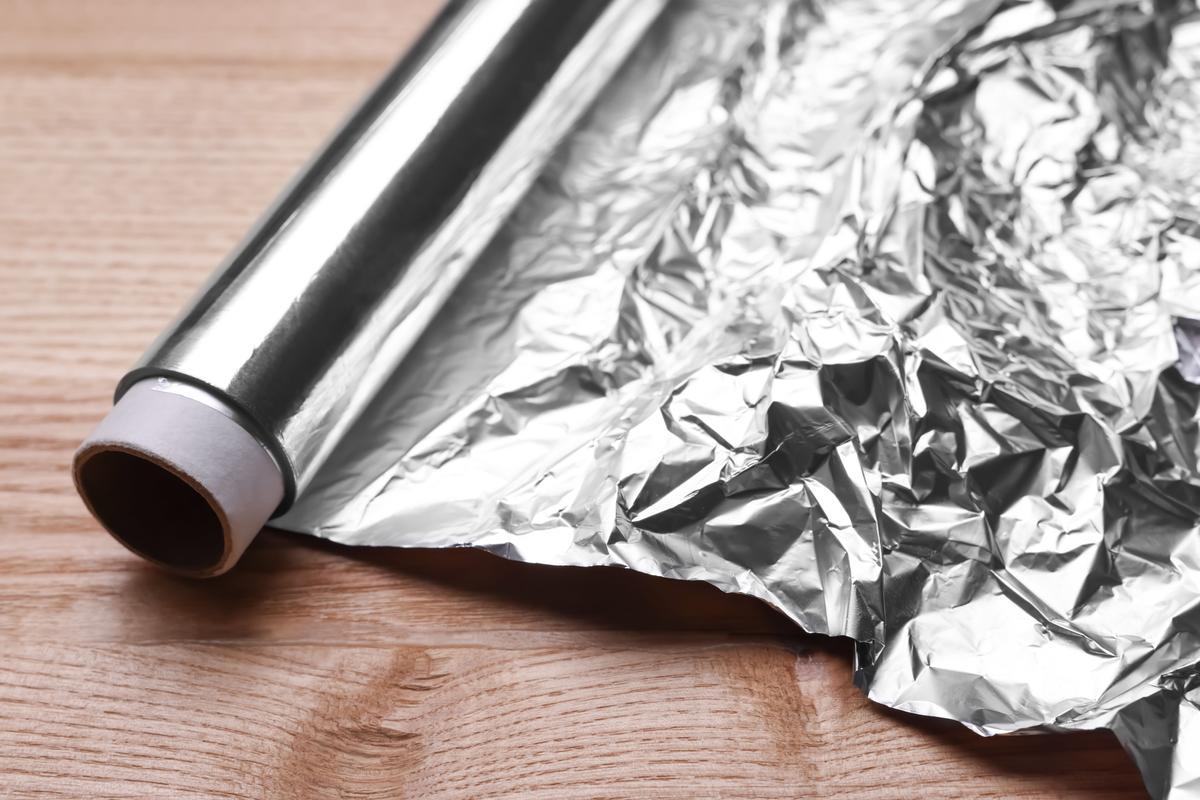 TRUCO BOLAS PAPEL DE ALUMINIO  Meter bolas de papel aluminio en el  congelador: el secreto simple pero efectivo que cada vez hace más gente