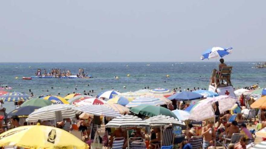 Imagen de la playa de Los Locos, en el verano de 2010.