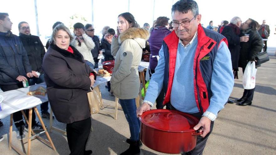 Degustación de pelotas por el Día de San Fulgencio en Pozo Estrecho