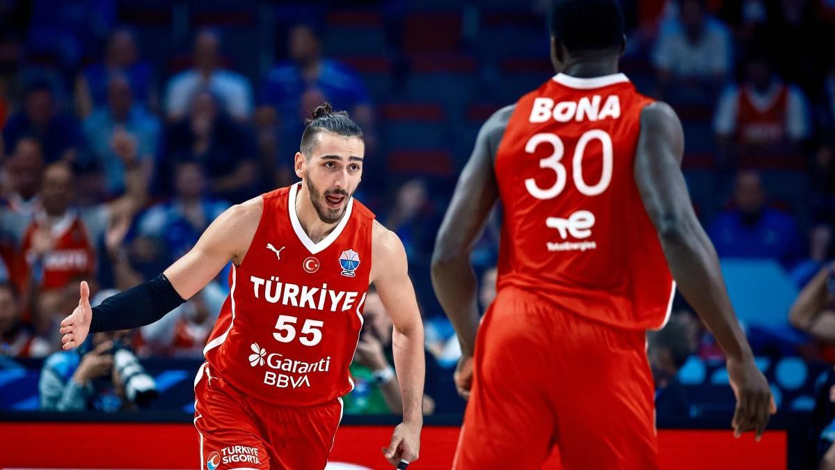 Turquía venció sin sufrir a Estonia