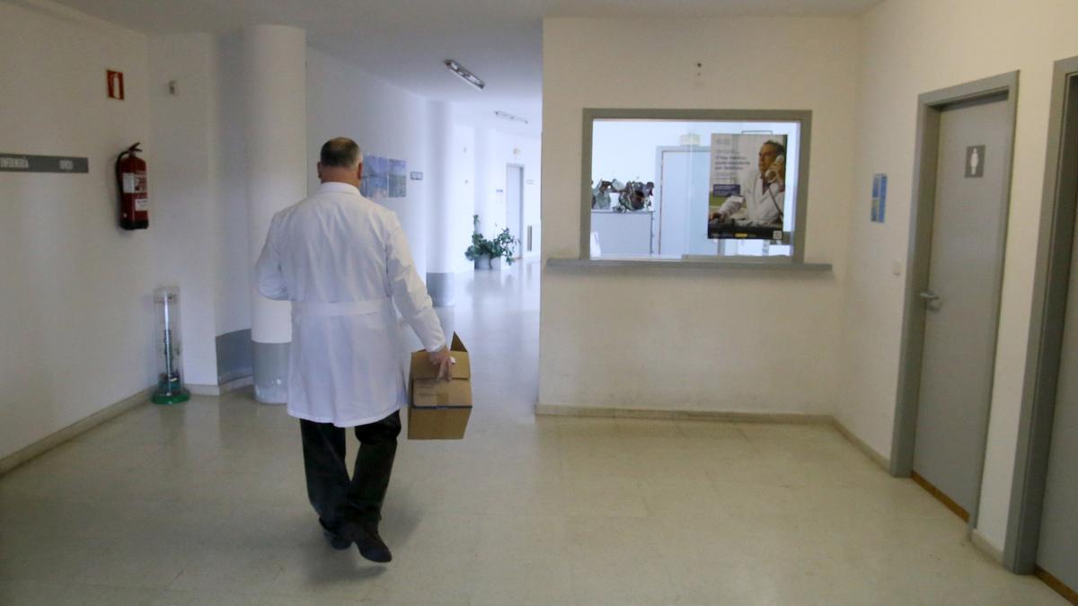 Médicos en un centro médico gallego.