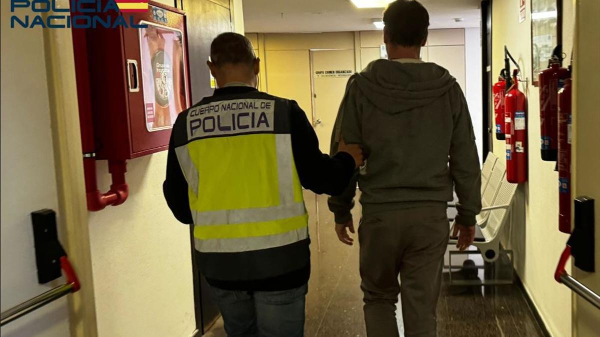 Die Polizei verhaftete den Deutschen erneut.