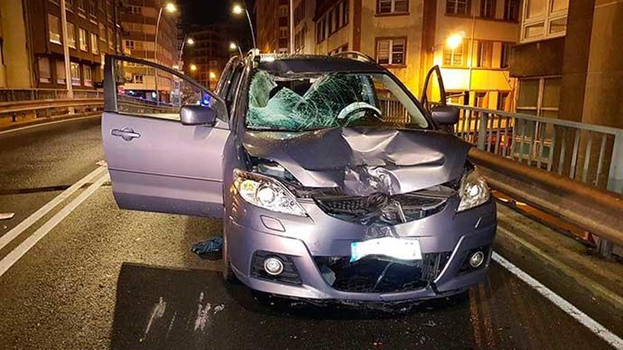 Un motorista herido muy grave tras un accidente en el viaducto de la ronda de Nelle