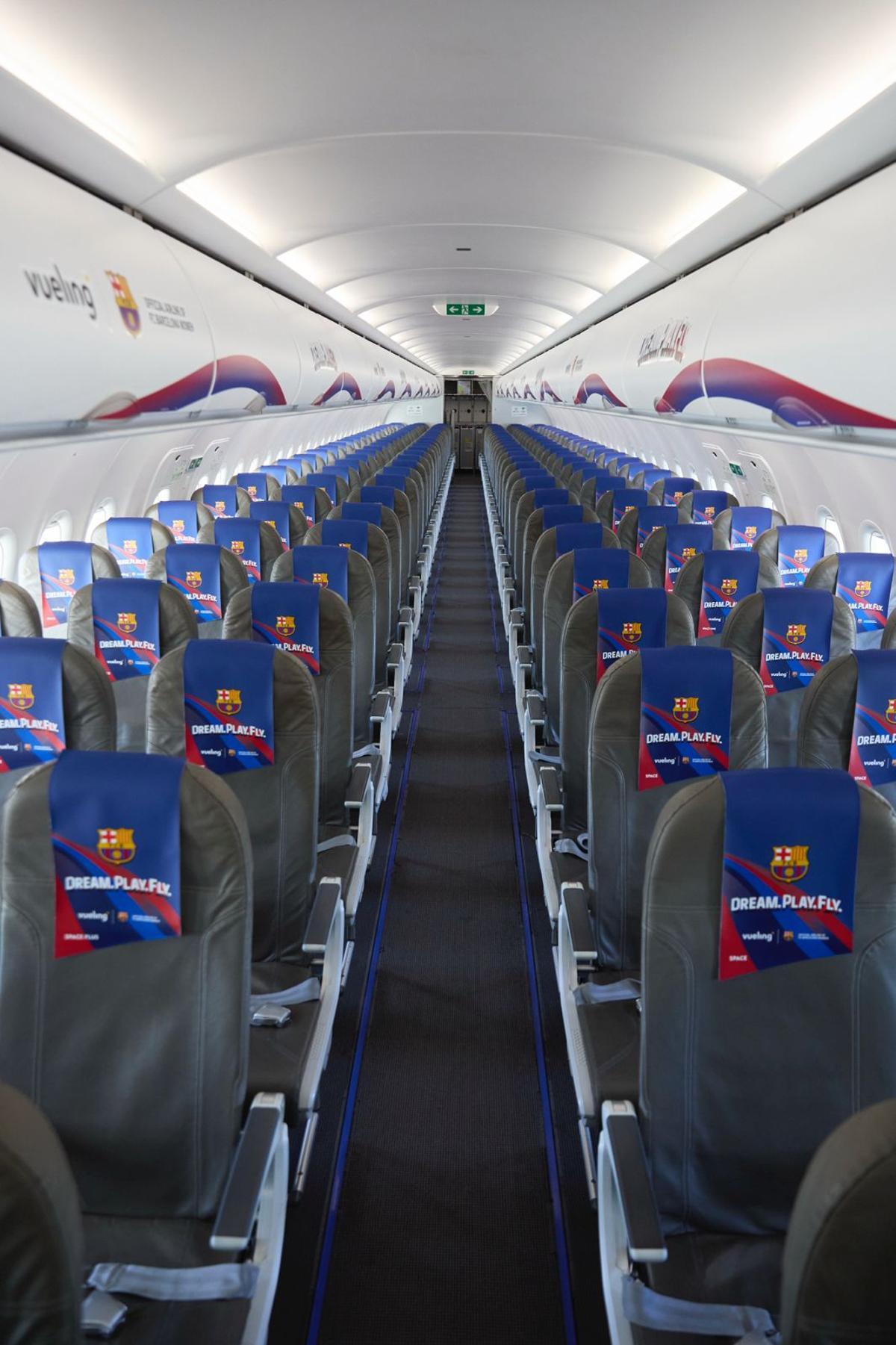 "Blaugranes al vent!": así es el nuevo avión del Barça femenino