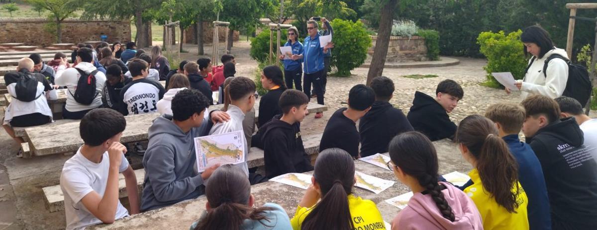 Aprendieron sobre cartografía, simbología de mapas y orientación en la naturaleza.