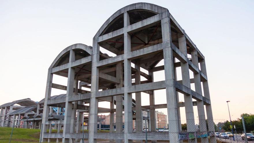 Una de las estructuras de las antiguas naves de la Cros en O Burgo. |  LOC