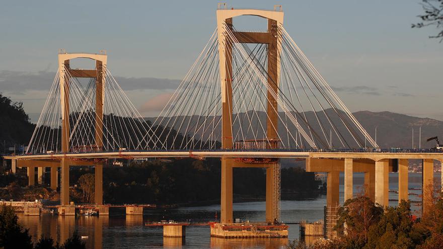 Imagen del puente en obras  // J. Lores