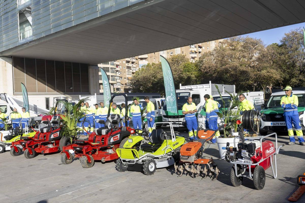Benidorm presenta un nuevo servicio de conservación y limpieza de zonas verdes gestionado por Actúa