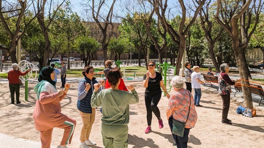 El Hospital del Vinalopó lanza la segunda edición de “Muévete”, su programa de ejercicio al aire libre