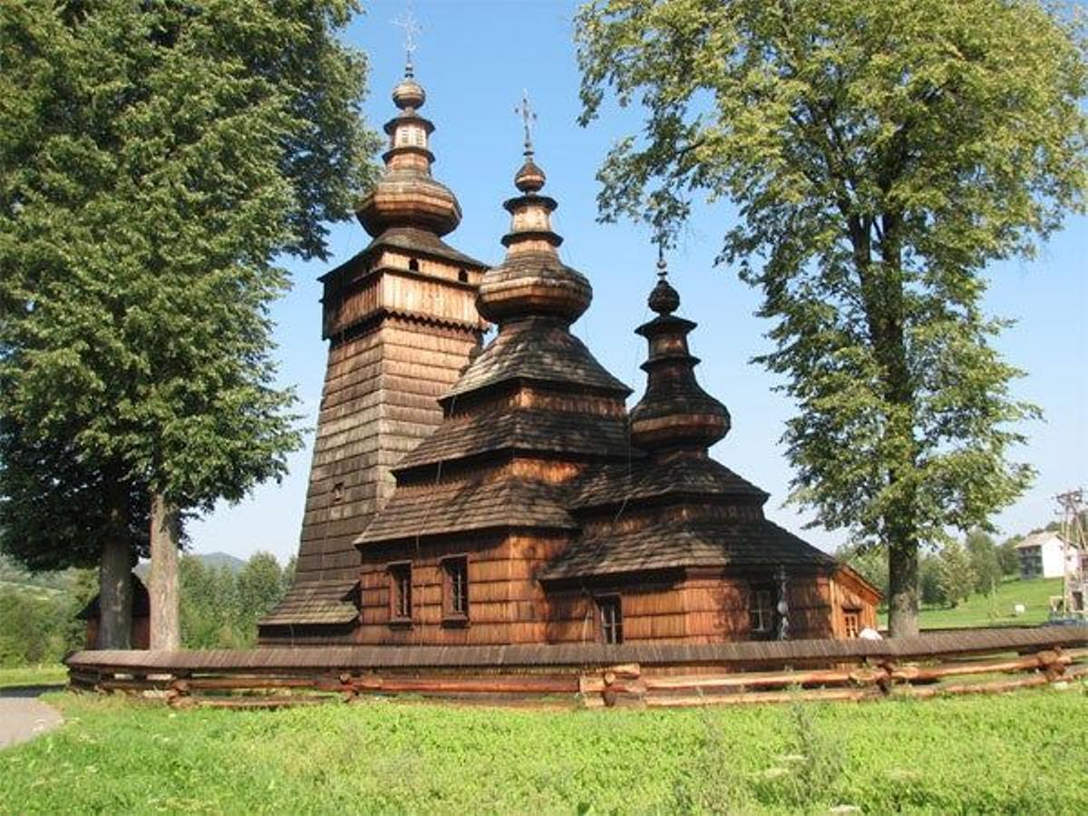 Tserkvas de madera de la región de los Cárpatos en Polonia y Ucrania (Polonia/Ucrania)