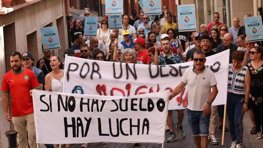 Los trabajadores de Belda Llorens se manifiestan en Banyeres para exigir el pago de atrasos e indemnizaciones
