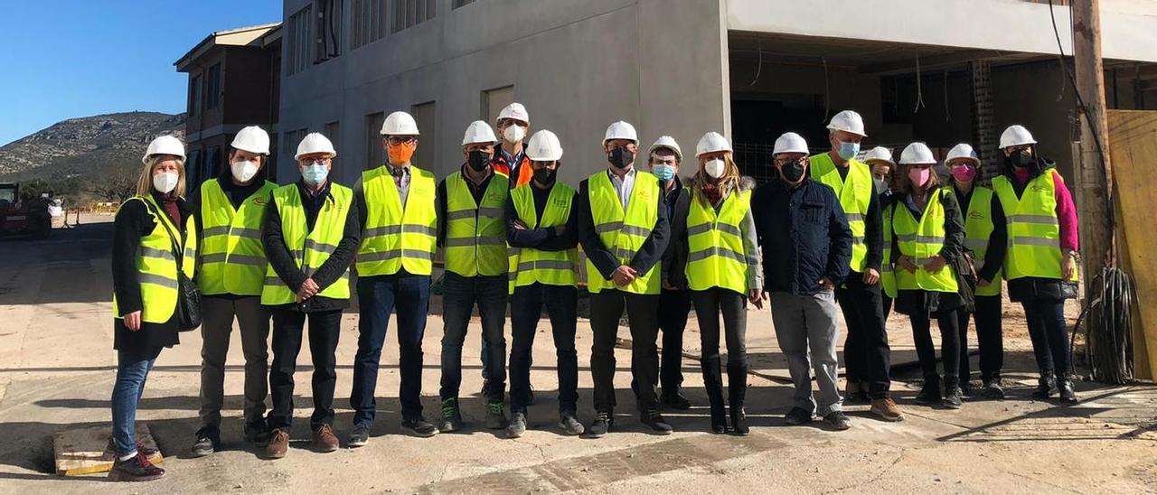 Foto de familia de la visita del conseller Marzà a Santa Magdalena.