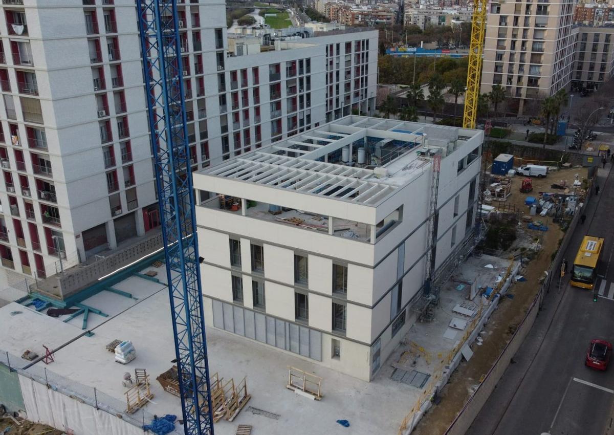 Deu municipis de Barcelona aixequen prefectures amb inversions milionàries