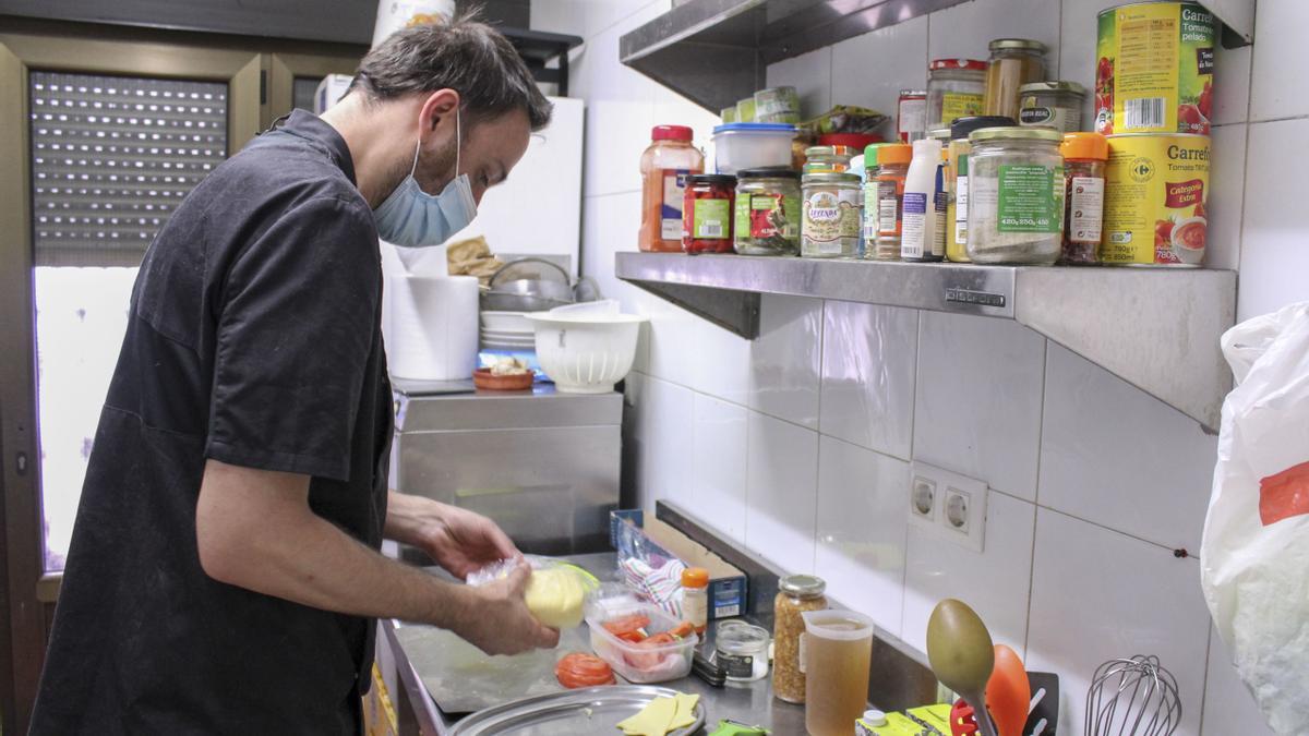 El cocinero del restaurante Puzzle, Carlos Clemente.