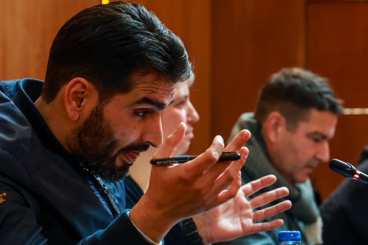 Matías González Cañón durante un pleno de A Illa