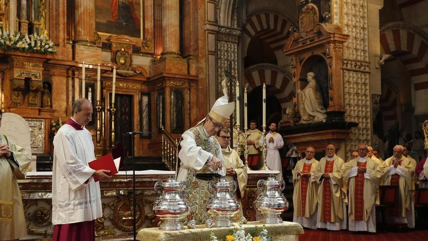 El Obispo pide a los sacerdotes de Córdoba vivir “una espiritualidad de la comunión” en la misa crismal