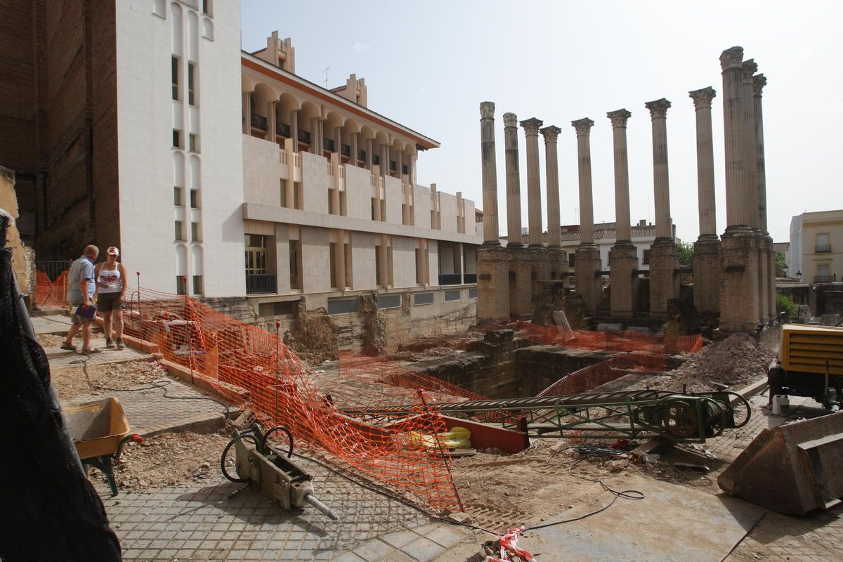 Obras en el Templo Romano en el año 2007.