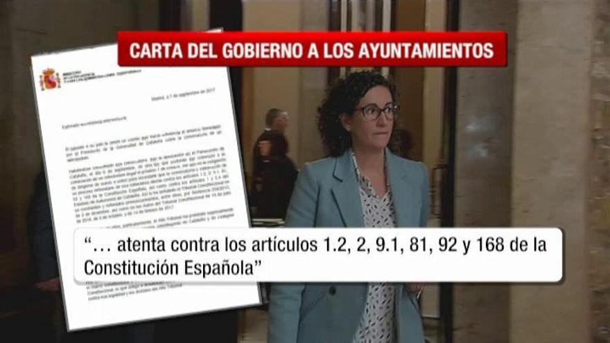 La 'batalla' del referéndum llega a los ayuntamientos