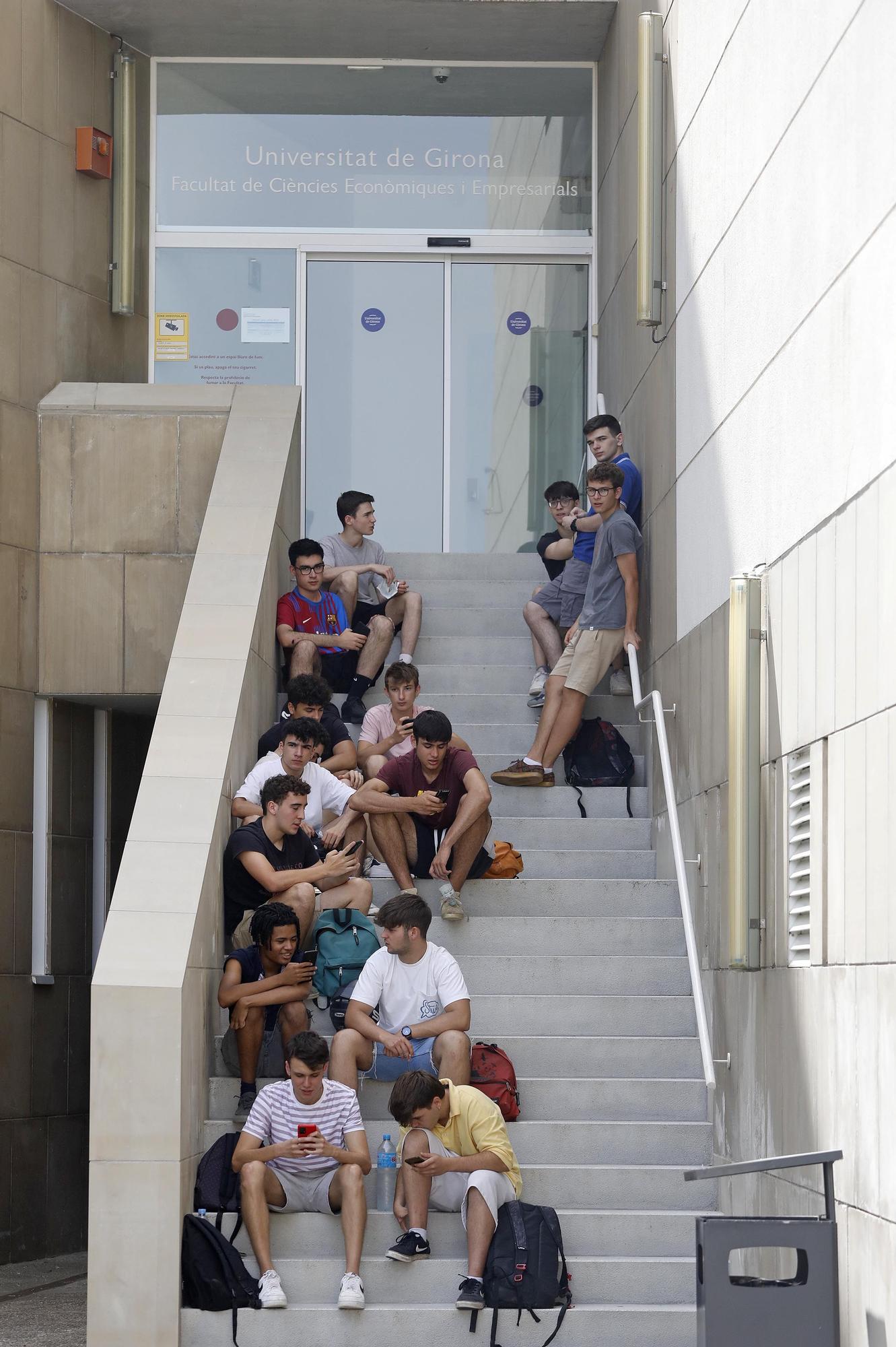 Primera jornada de les PAU a Girona