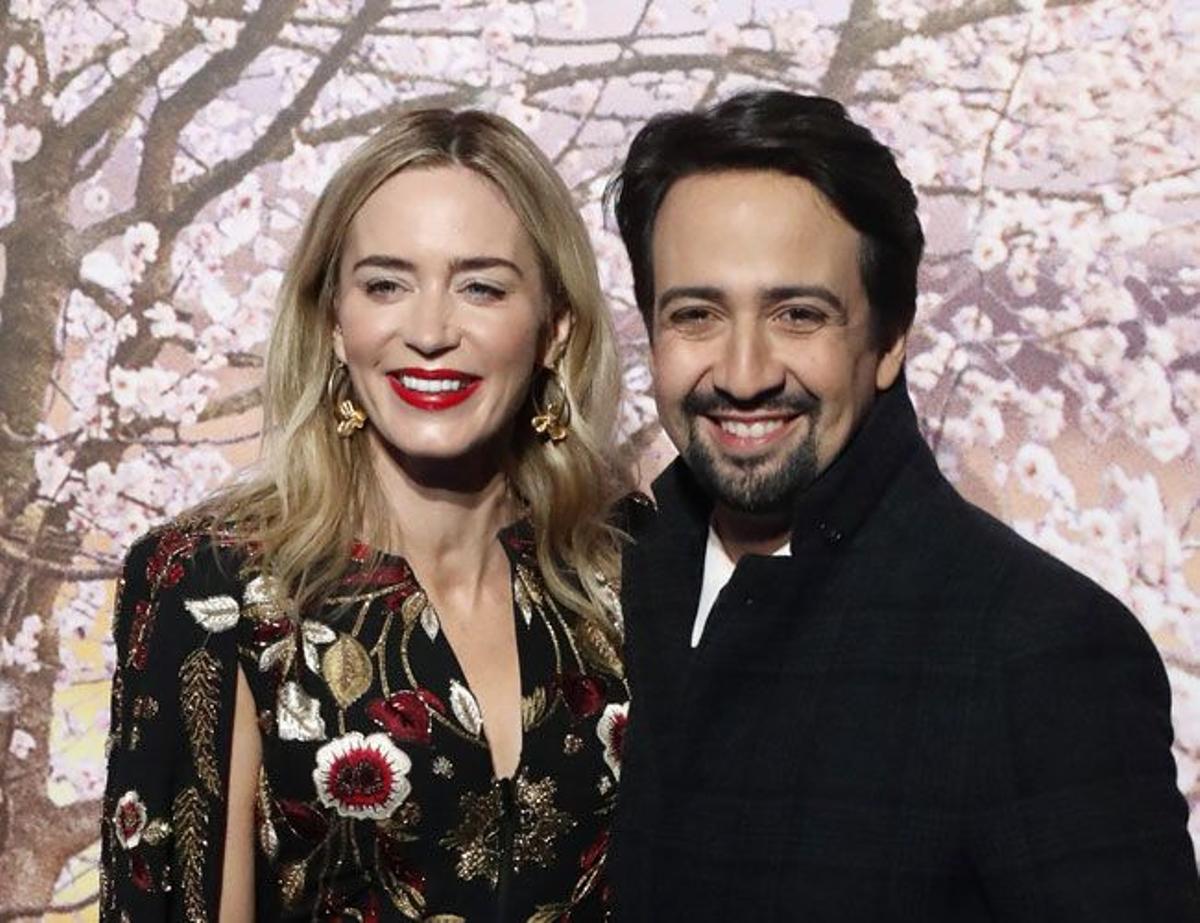 Emily Blunt junto a su compañero de reparto, Lin-Manuel Miranda