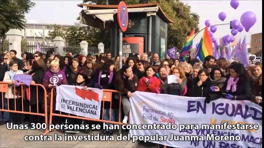 Protesta feminista por la investidura de Juanma Moreno